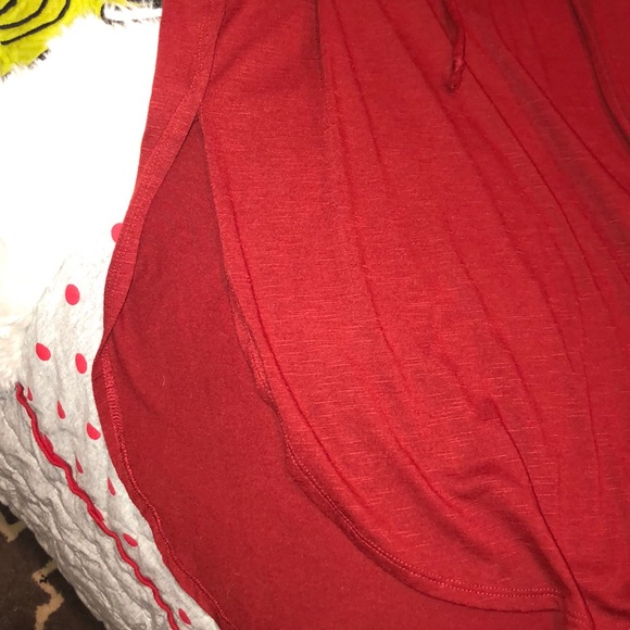 belle du jour maroon t-shirt with criss cross top - Picture 2 of 3